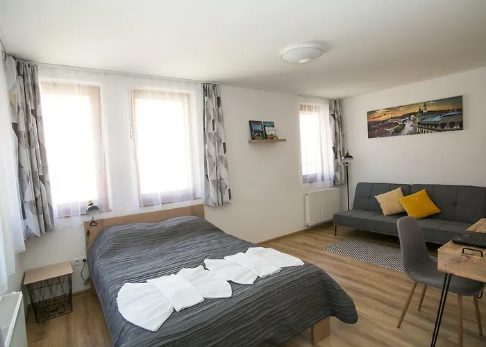 Ormani Modern Studioapartman ペーチ