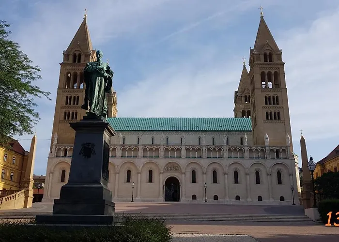 Ormani Modern Studioapartman * ペーチ